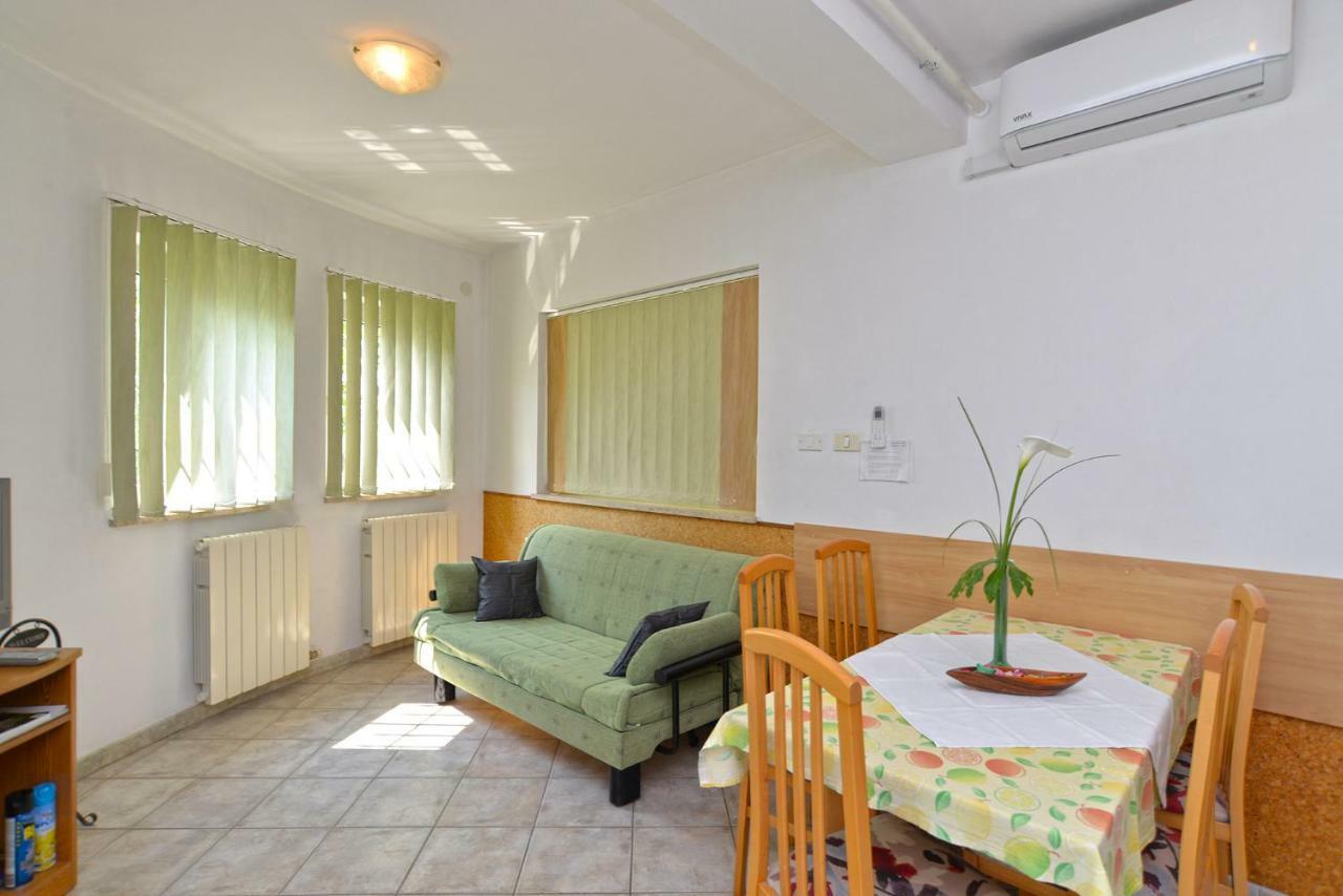 Pool Apartments 624 プーラ エクステリア 写真